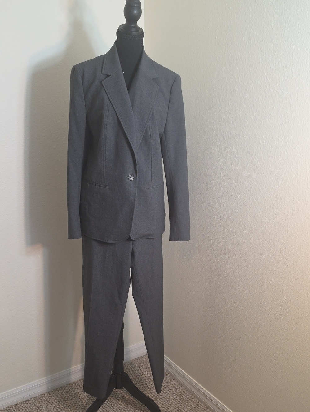 Anne Klein Gray Women's Two-Piece Pantsuit Blazer & Trousers